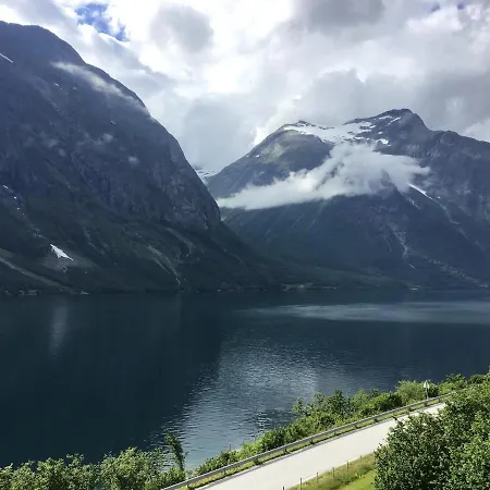 مكان تخييم Iris Vedal