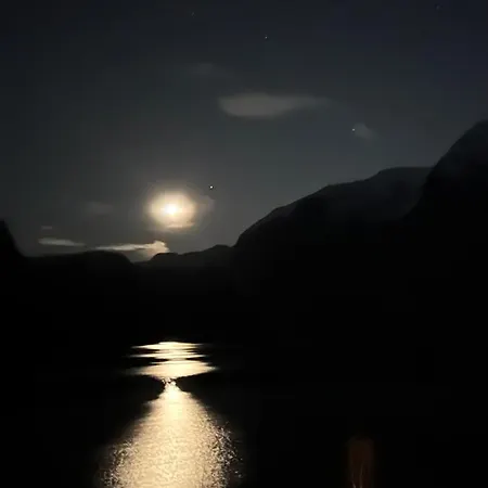 Iris Vedal אתר קמפינג Nauste