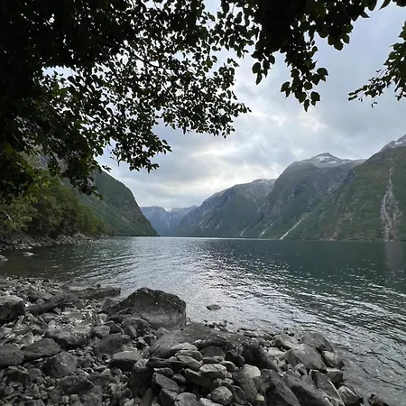 Iris Vedal Camping *